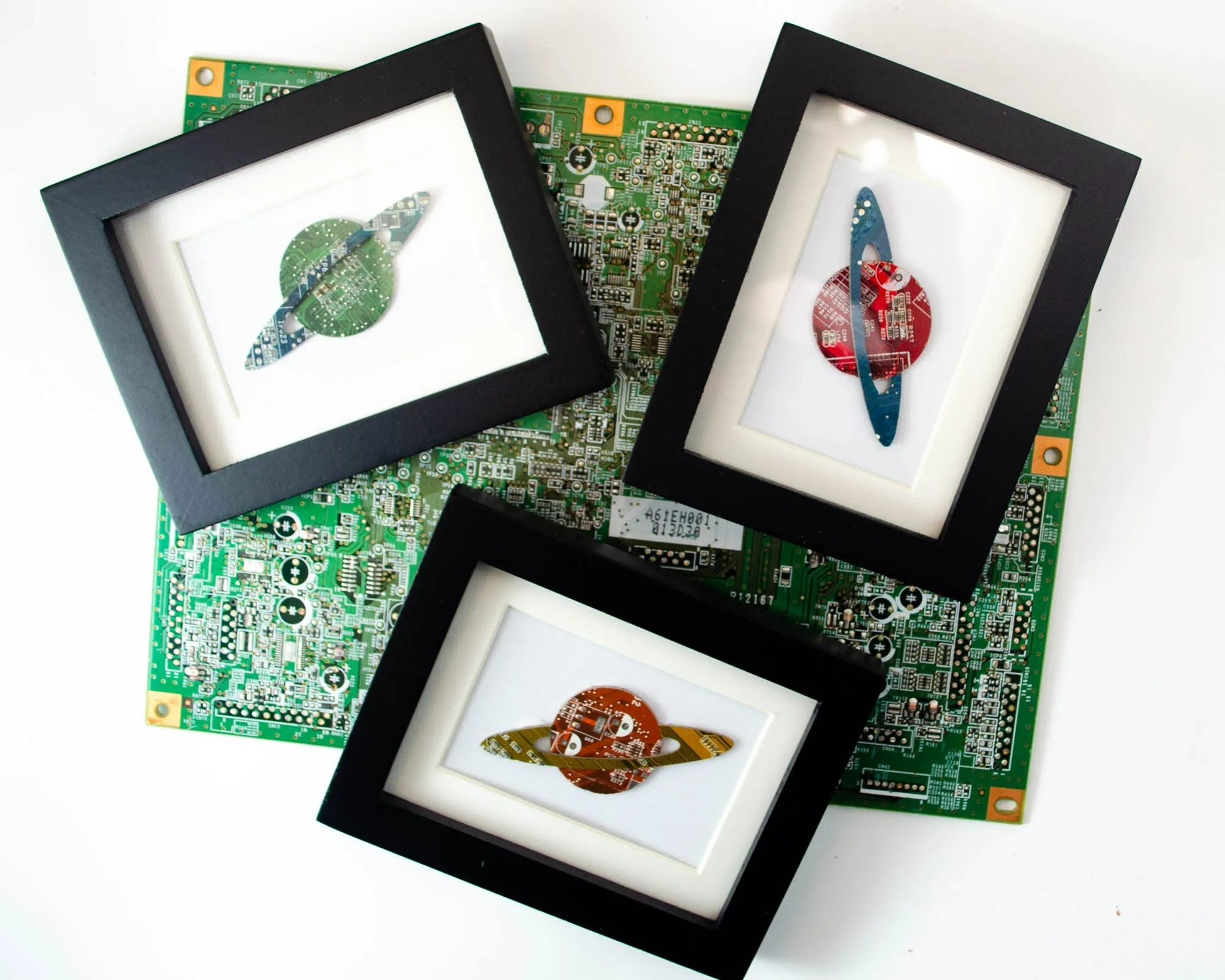 Mini Saturn Framed Art - Customizable Space Gift