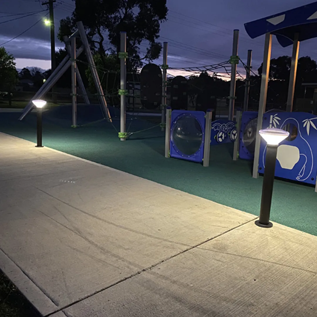 VANDAL | Solar Resistant Bollard Light | 3 Watt | 588 Lumens | 2300K-6500K | Solar Panel 6,3Wc | Lithium Battery 12AH | Installation Height 31.4 Inch | IP65 | 5 Years Warranty