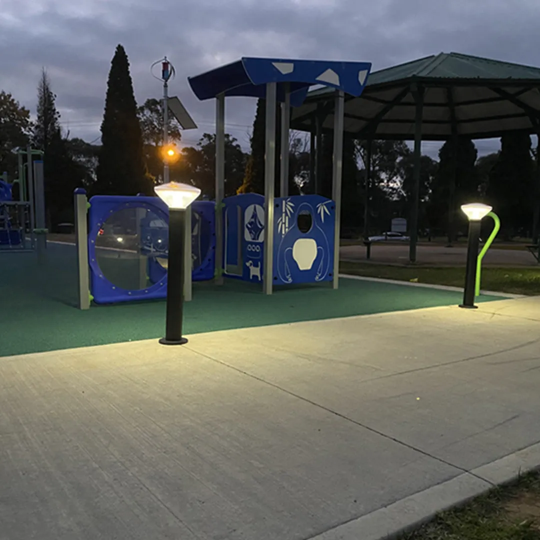 VANDAL | Solar Resistant Bollard Light | 3 Watt | 588 Lumens | 2300K-6500K | Solar Panel 6,3Wc | Lithium Battery 12AH | Installation Height 31.4 Inch | IP65 | 5 Years Warranty
